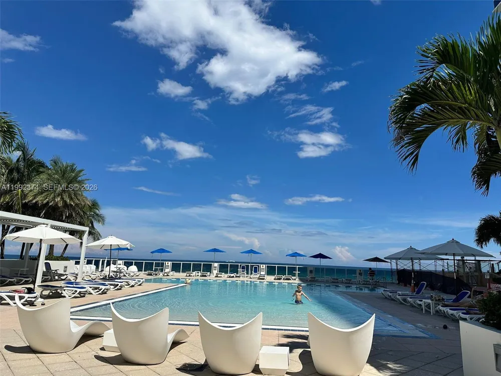 2751 S Ocean Dr #508S Hollywood, FL 33019
