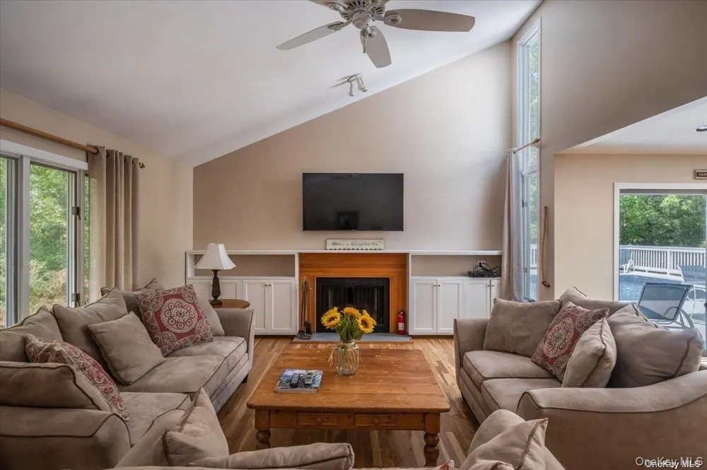 13 Van Scoys Path W East Hampton, NY 11937