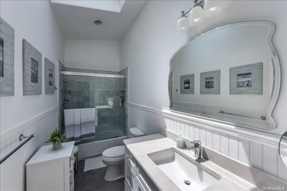 13 Van Scoys Path W East Hampton, NY 11937