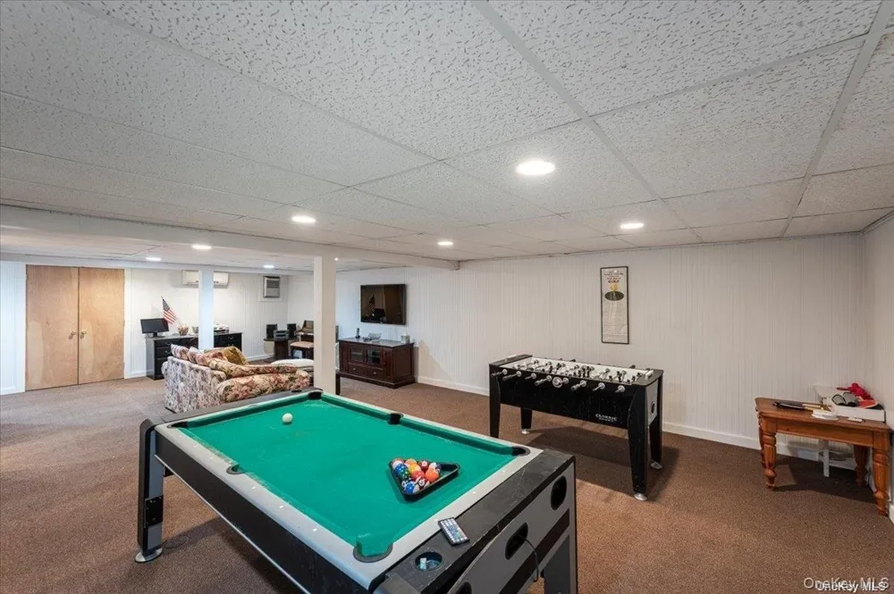 13 Van Scoys Path W East Hampton, NY 11937