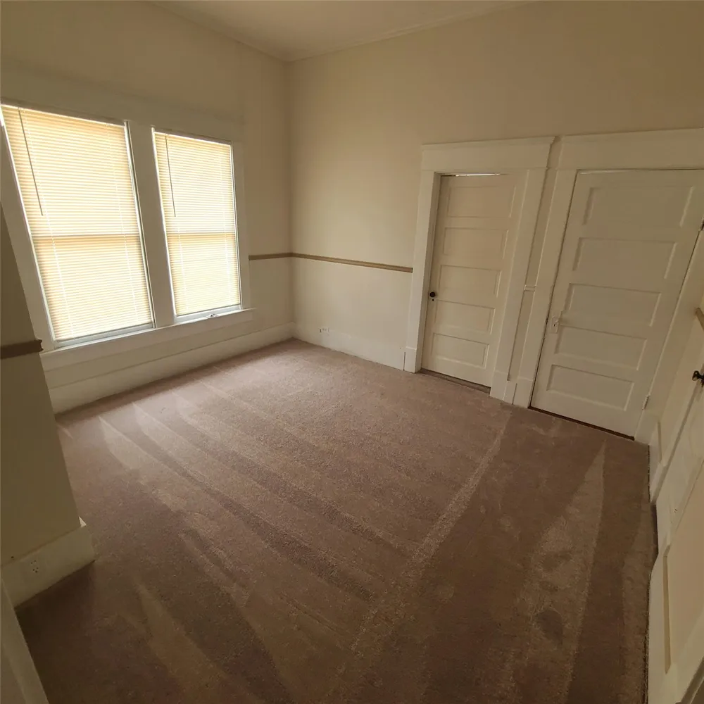 615 E Washington Street Giddings, TX 78942