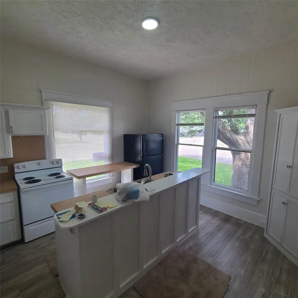 615 E Washington Street Giddings, TX 78942