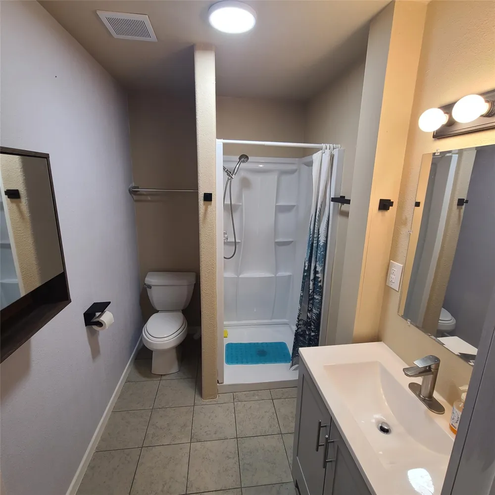 615 E Washington Street Giddings, TX 78942