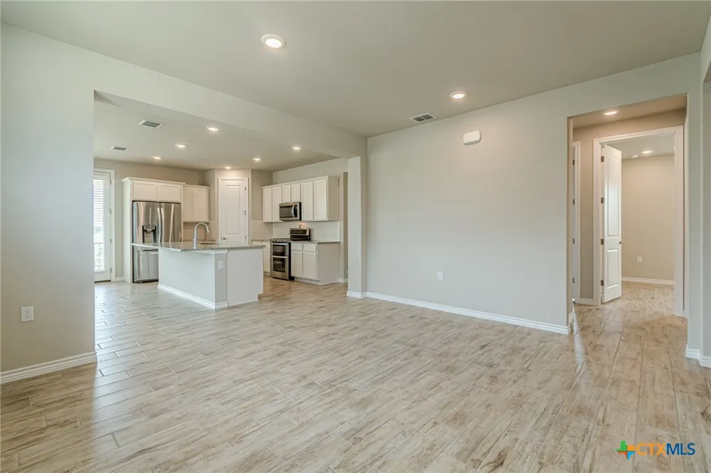 404 Eagle Drive #101 San Marcos, TX 78666