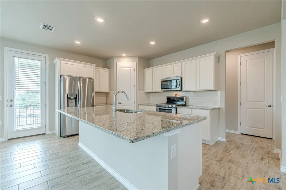 404 Eagle Drive #101 San Marcos, TX 78666