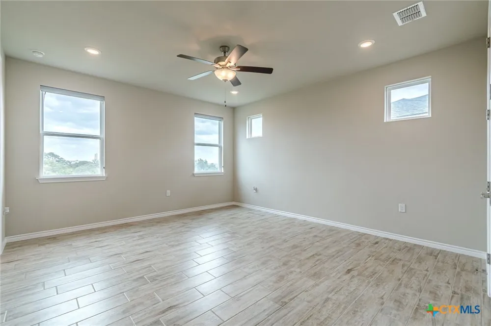 404 Eagle Drive #101 San Marcos, TX 78666