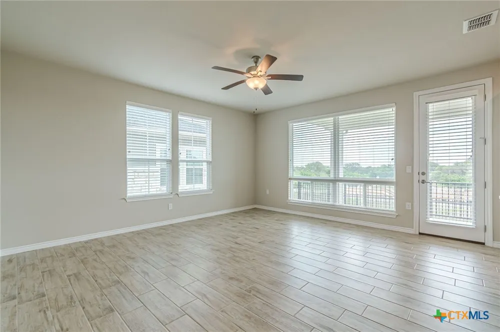 404 Eagle Drive #101 San Marcos, TX 78666