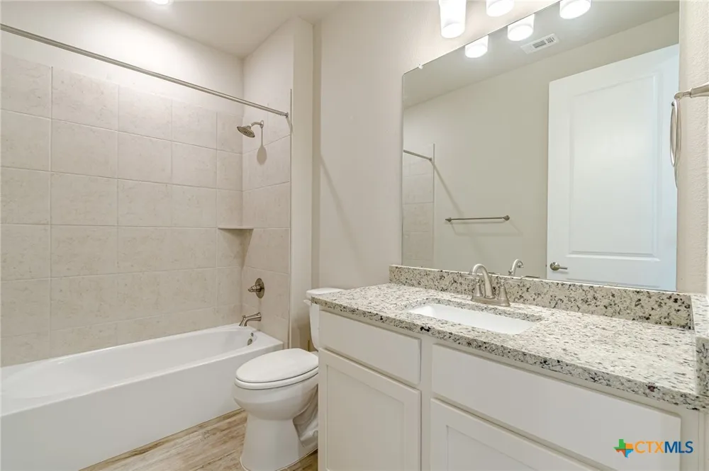 404 Eagle Drive #101 San Marcos, TX 78666