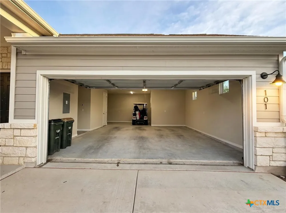 404 Eagle Drive #101 San Marcos, TX 78666