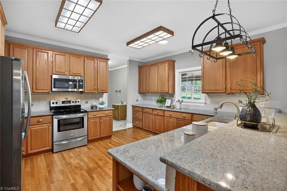1747 Scalesville Road Summerfield, NC 27358