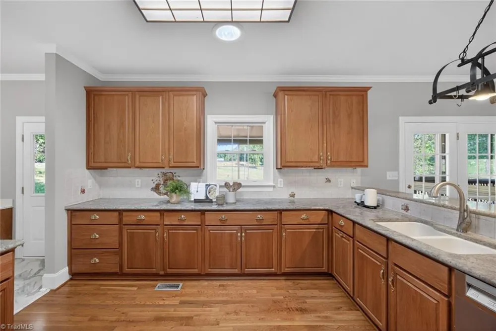 1747 Scalesville Road Summerfield, NC 27358