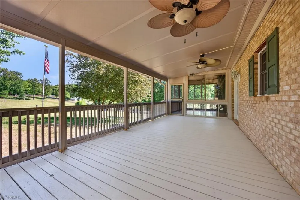 1747 Scalesville Road Summerfield, NC 27358
