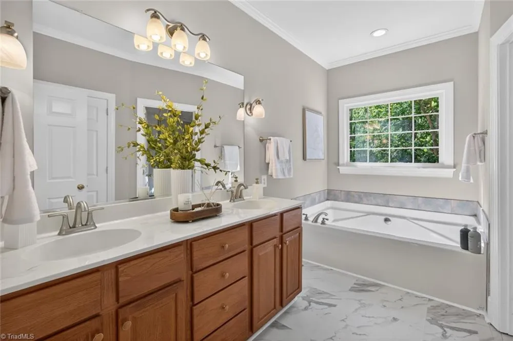 1747 Scalesville Road Summerfield, NC 27358
