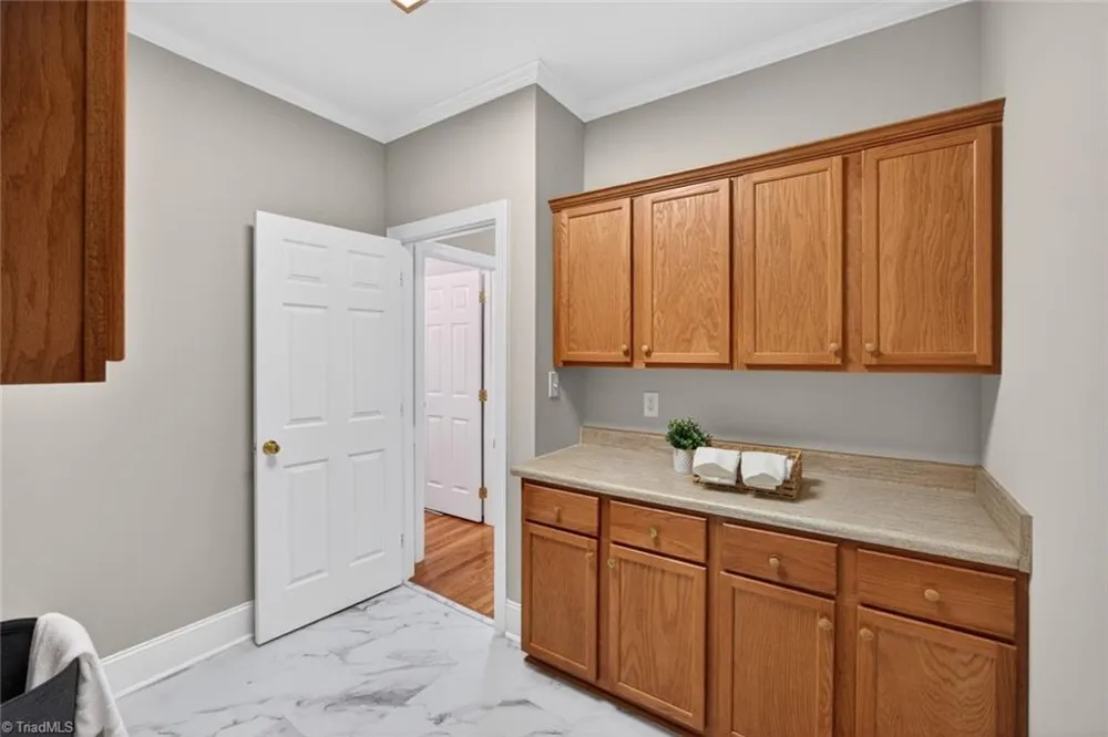 1747 Scalesville Road Summerfield, NC 27358
