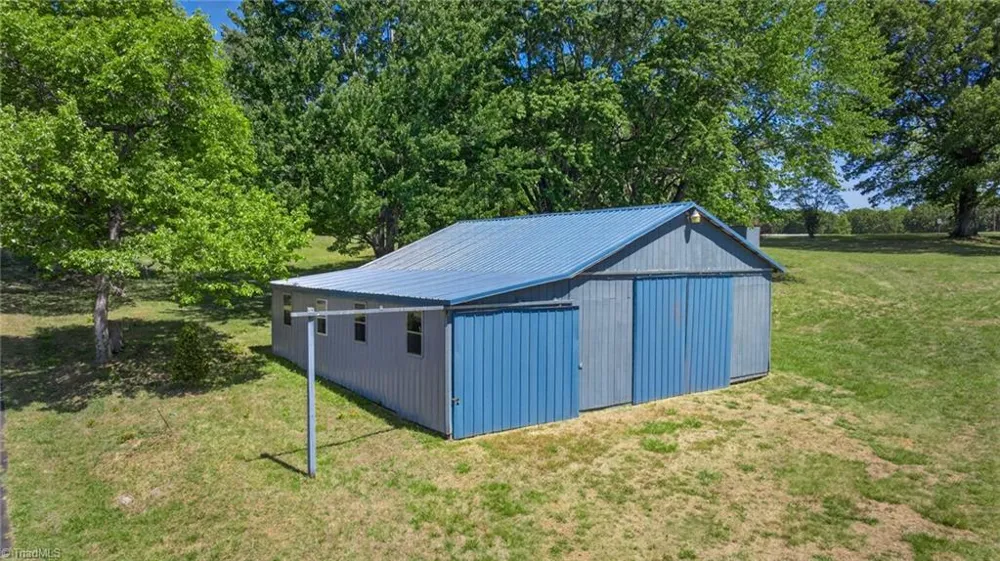 1747 Scalesville Road Summerfield, NC 27358