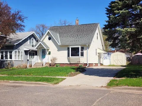 143 Maple Street E
