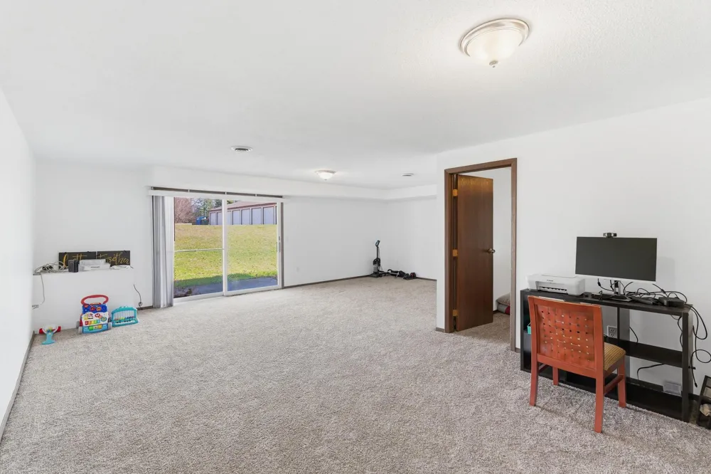 916 Armstrong Boulevard Saint James, MN 56081