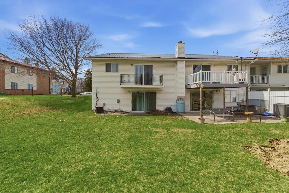 916 Armstrong Boulevard Saint James, MN 56081