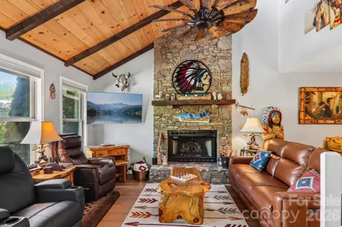 12 Indian Trace Road
