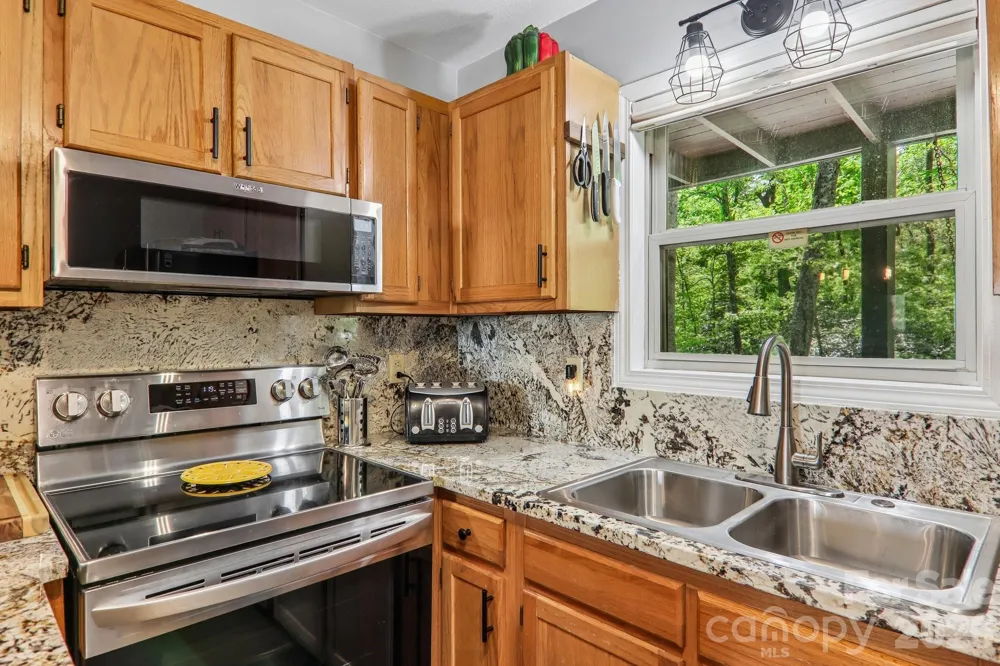 12 Indian Trace Road Maggie Valley, NC 28751