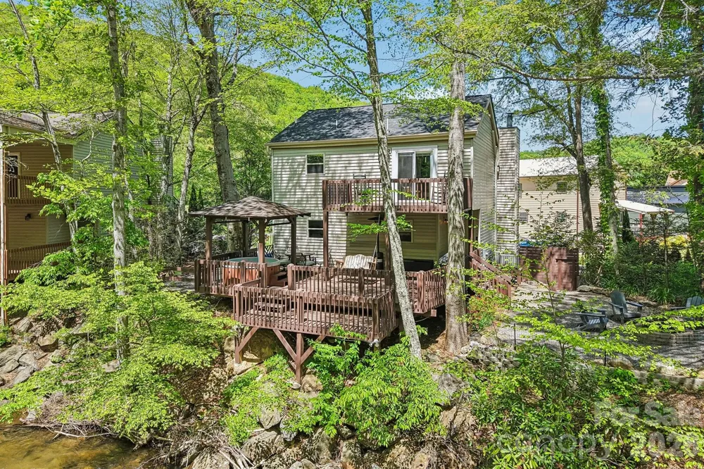 12 Indian Trace Road Maggie Valley, NC 28751