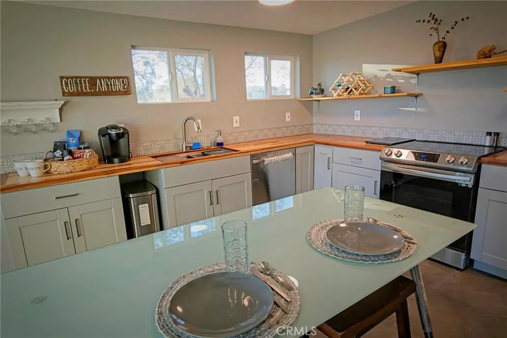 915 Dakota Lane Landers, CA 92285