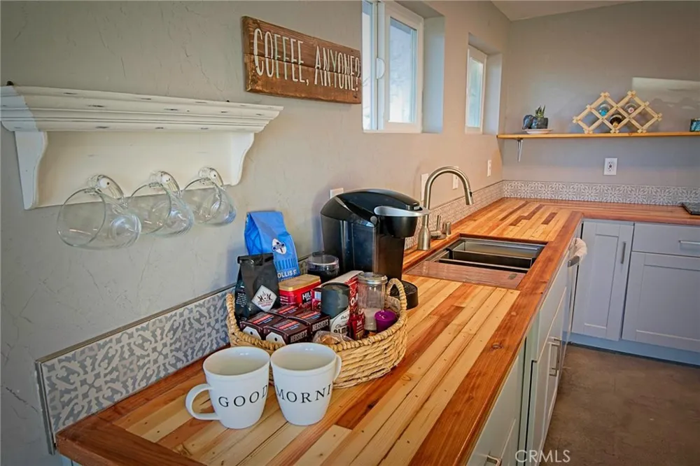 915 Dakota Lane Landers, CA 92285