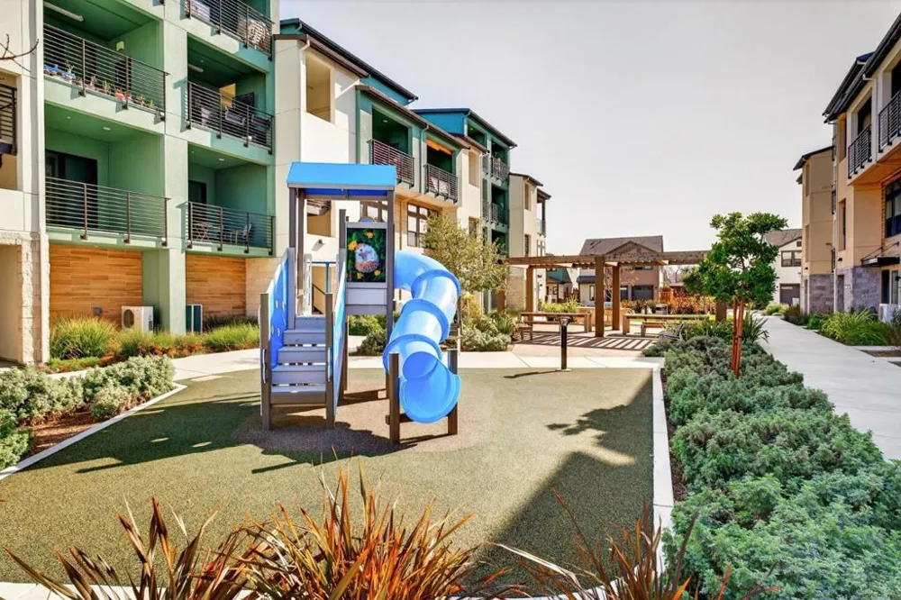 220 Waters Park Circle #304 San Mateo, CA 94403
