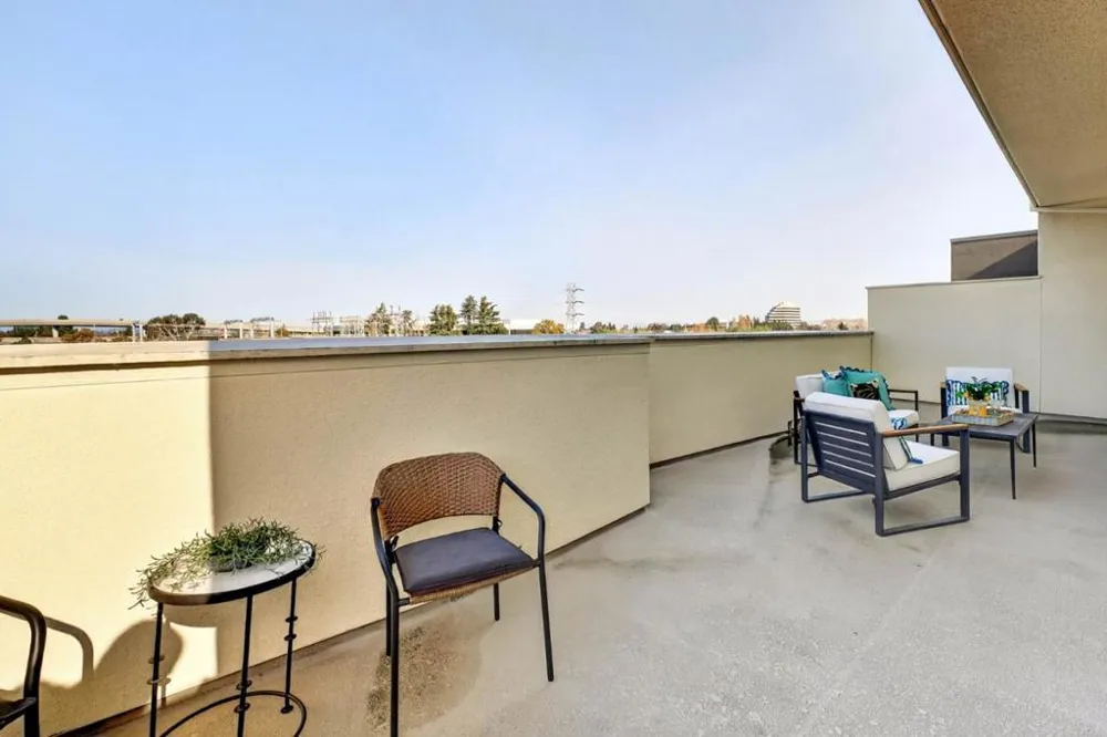 220 Waters Park Circle #304 San Mateo, CA 94403