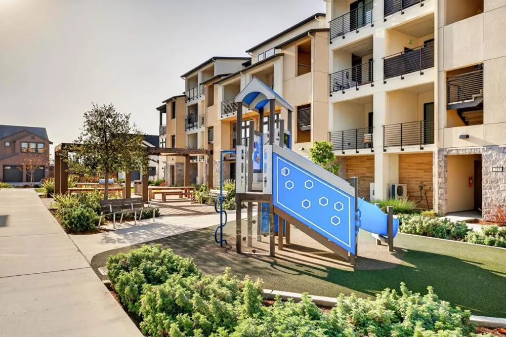 220 Waters Park Circle #304 San Mateo, CA 94403