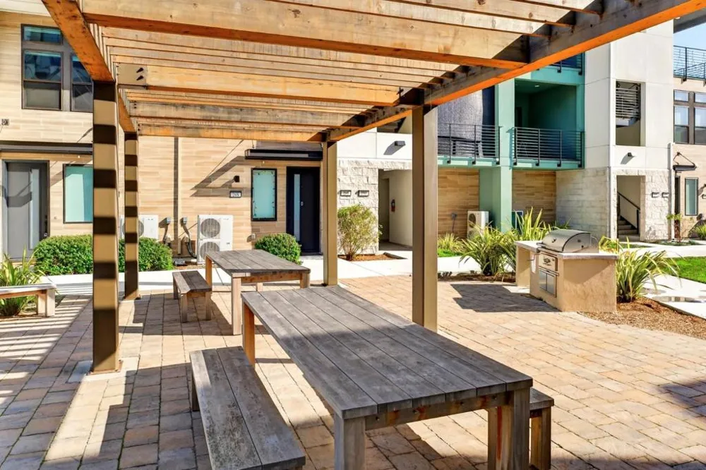 220 Waters Park Circle #304 San Mateo, CA 94403