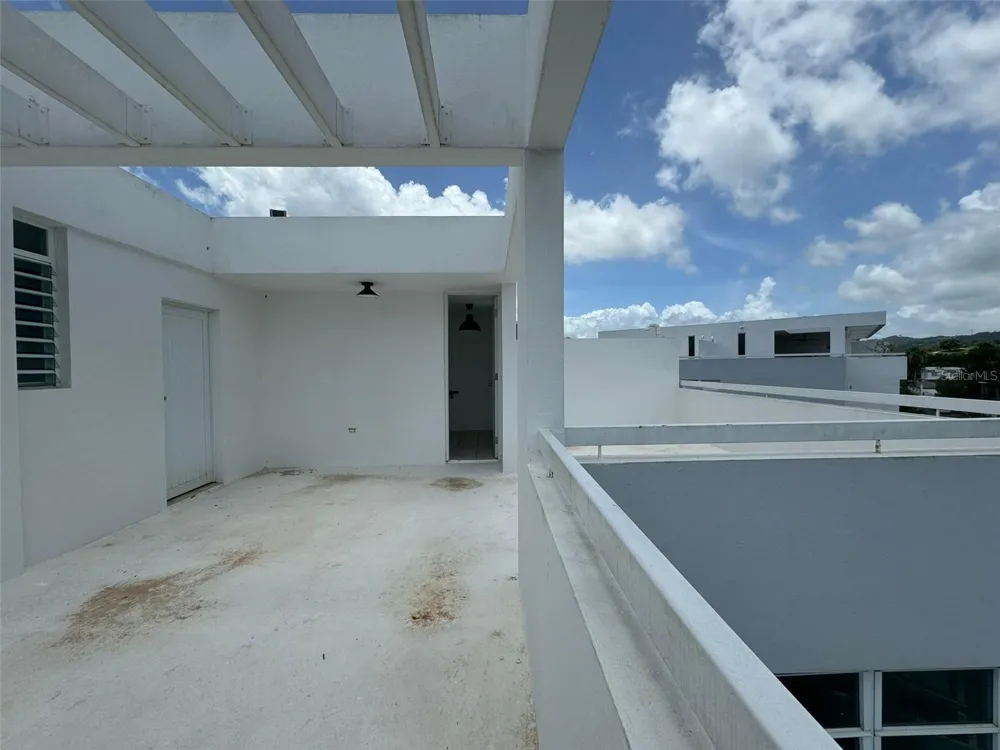 29 CALLE BASILIO CATALA #210 Guaynabo, PR 00971