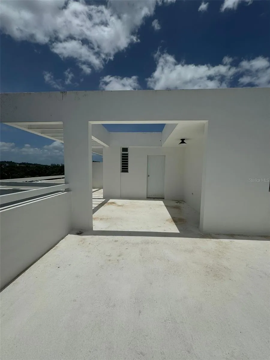 29 CALLE BASILIO CATALA #210 Guaynabo, PR 00971