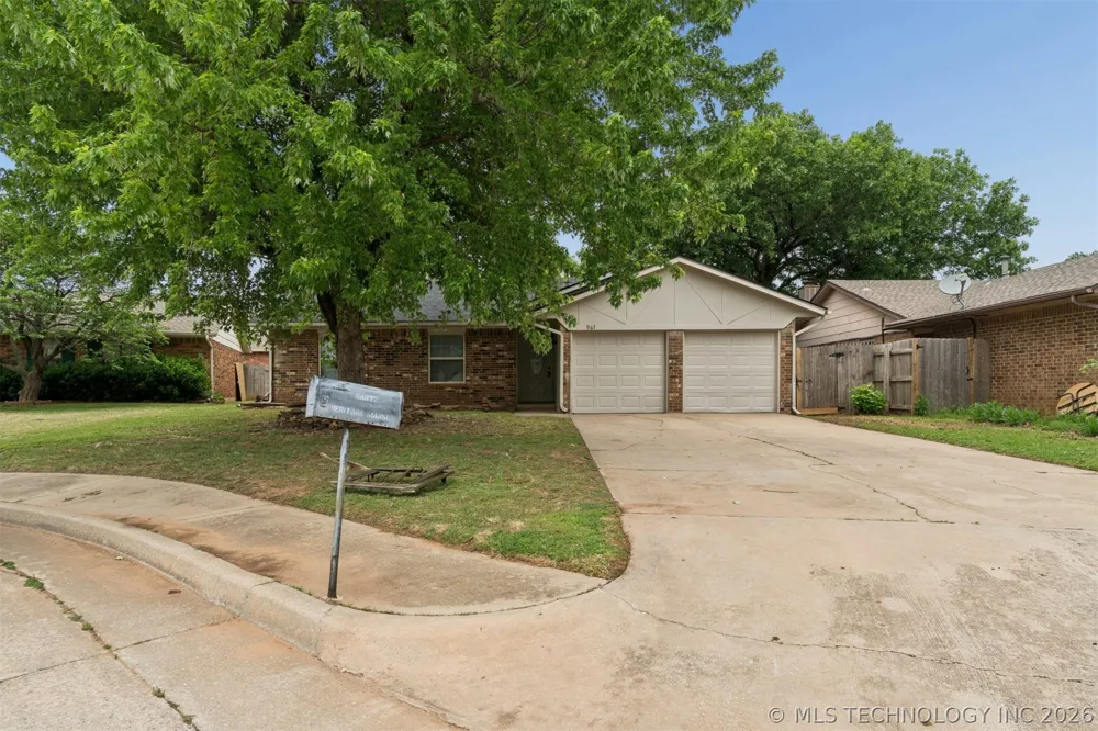967 Heritage Mansion Yukon, OK 73099