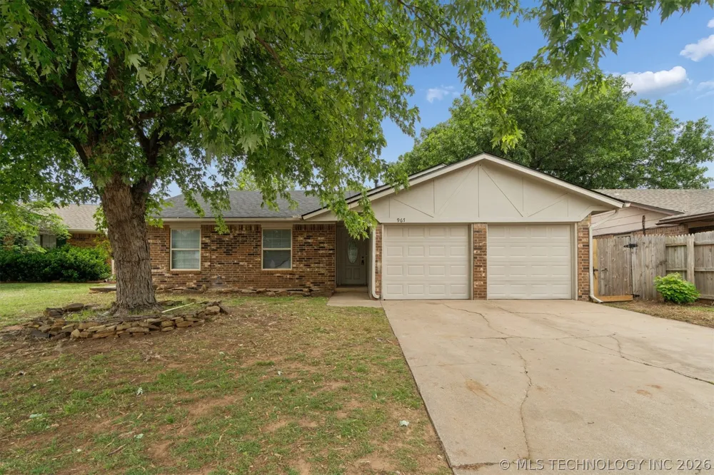 967 Heritage Mansion Yukon, OK 73099