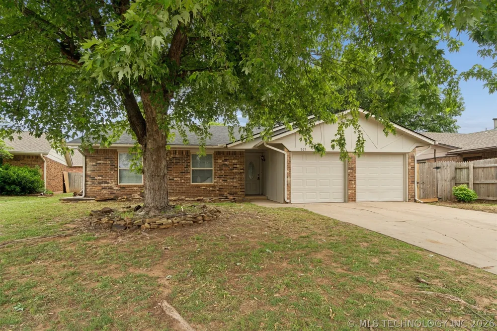 967 Heritage Mansion Yukon, OK 73099