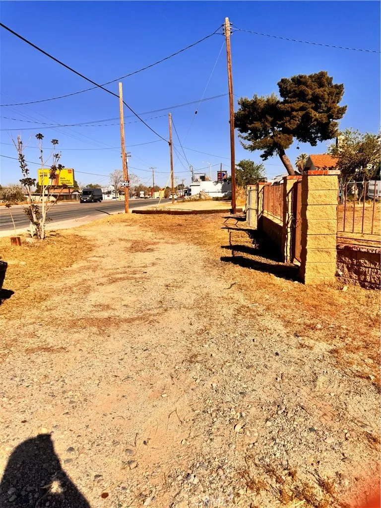 8026 Pearblossom Littlerock, CA 93543