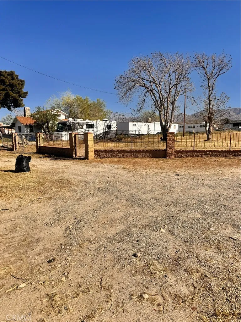 8026 Pearblossom Littlerock, CA 93543