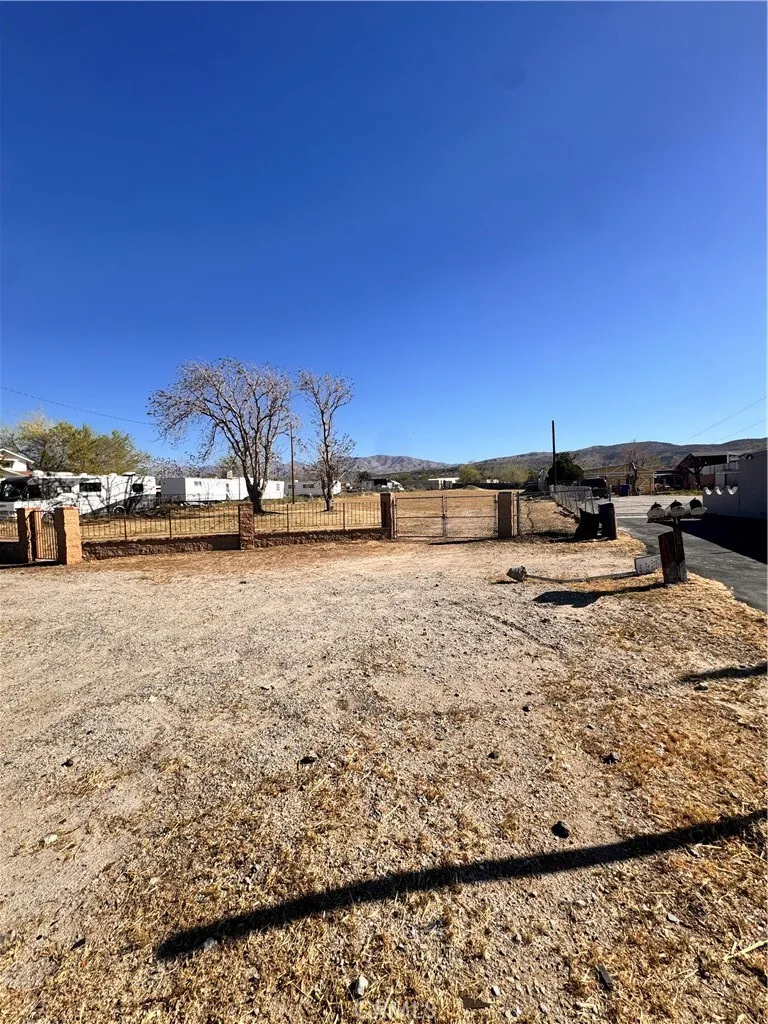 8026 Pearblossom Littlerock, CA 93543