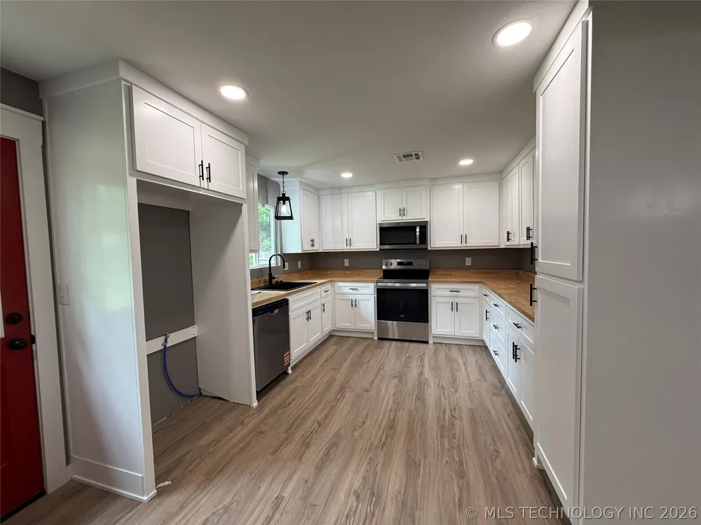 702 6th Avenue Warner, OK 74469