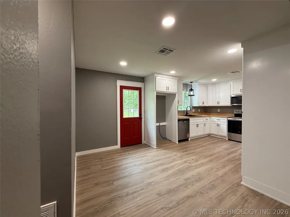 702 6th Avenue Warner, OK 74469