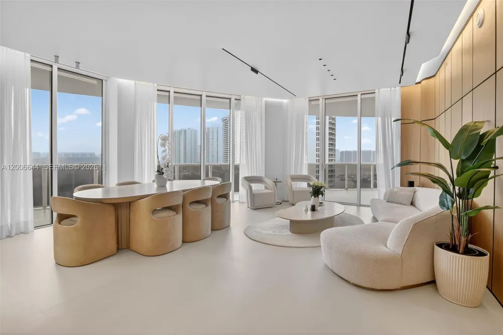 4100 Island Blvd #904 Aventura, FL 33160