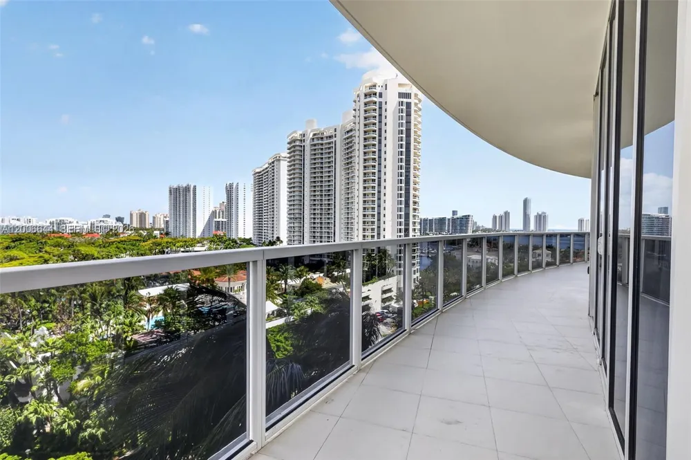 4100 Island Blvd #904 Aventura, FL 33160