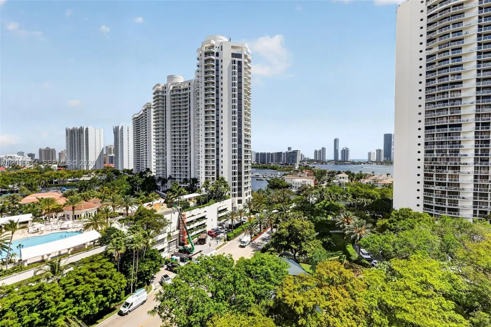 4100 Island Blvd #904 Aventura, FL 33160