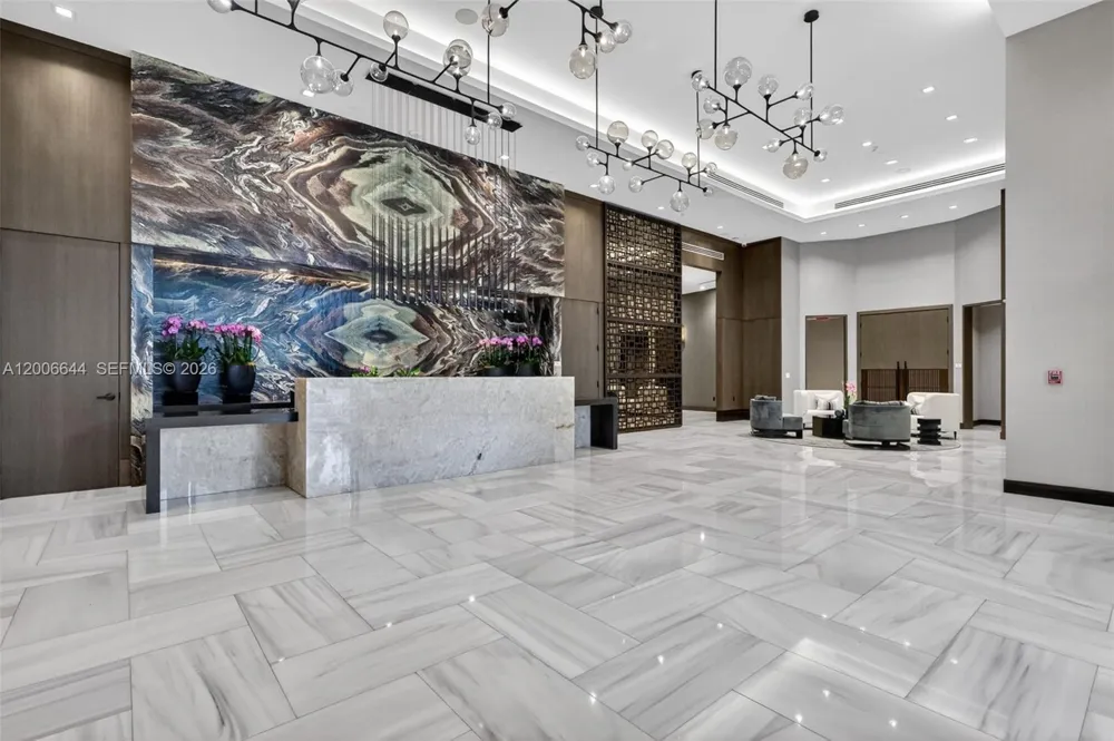 4100 Island Blvd #904 Aventura, FL 33160
