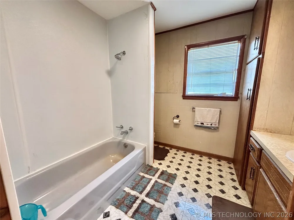 1737 S Peaceable Road McAlester, OK 74501