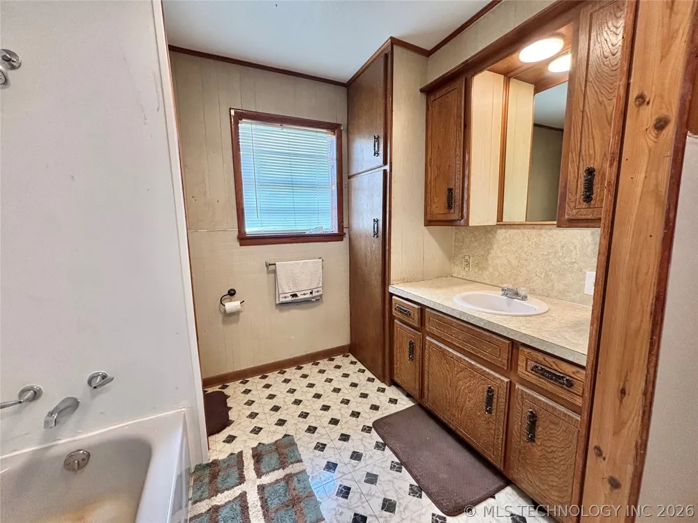 1737 S Peaceable Road McAlester, OK 74501