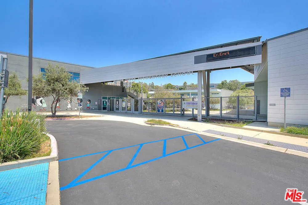 13020 Pacific Promenade #303 Playa Vista, CA 90094