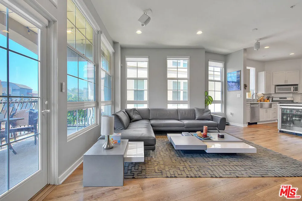 13020 Pacific Promenade #303 Playa Vista, CA 90094