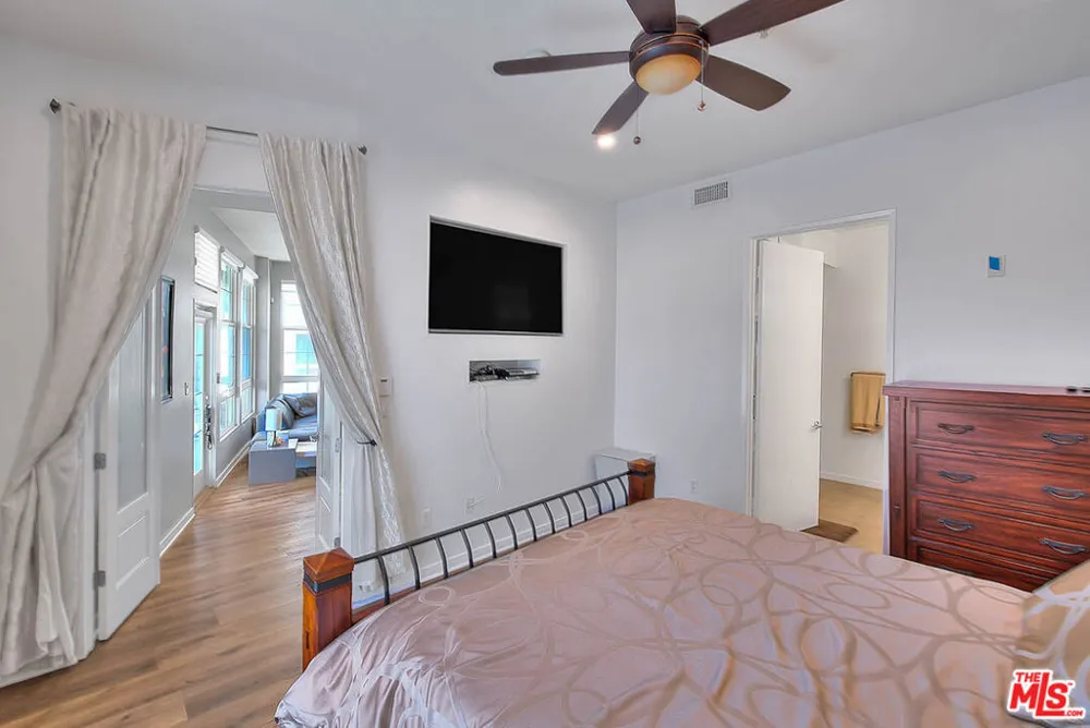 13020 Pacific Promenade #303 Playa Vista, CA 90094